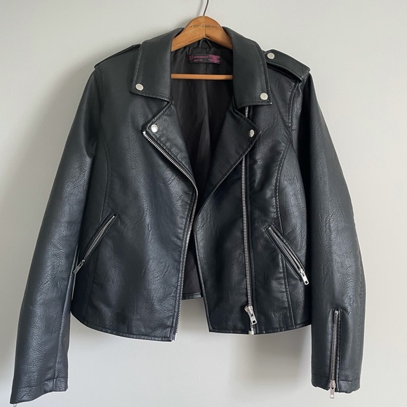 No Boundaries Faux Leather Motorcycle Jacket - Picture 2 of 12